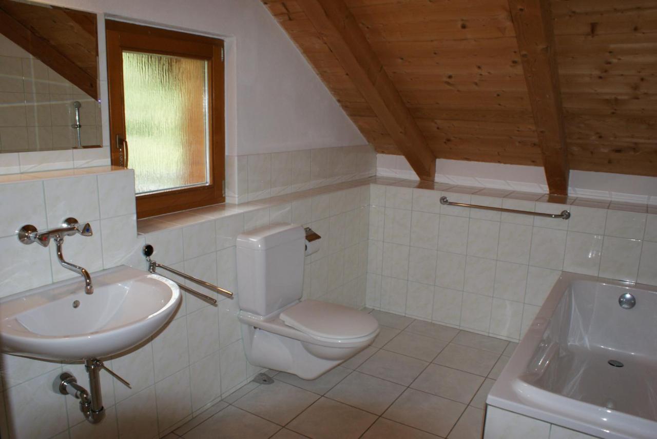 Rustikale Und Grosszuegige Ferienwohnung Kasperske Hory Exterior foto